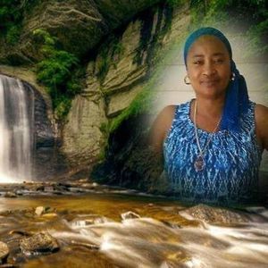 Meet your Posher, Desiree